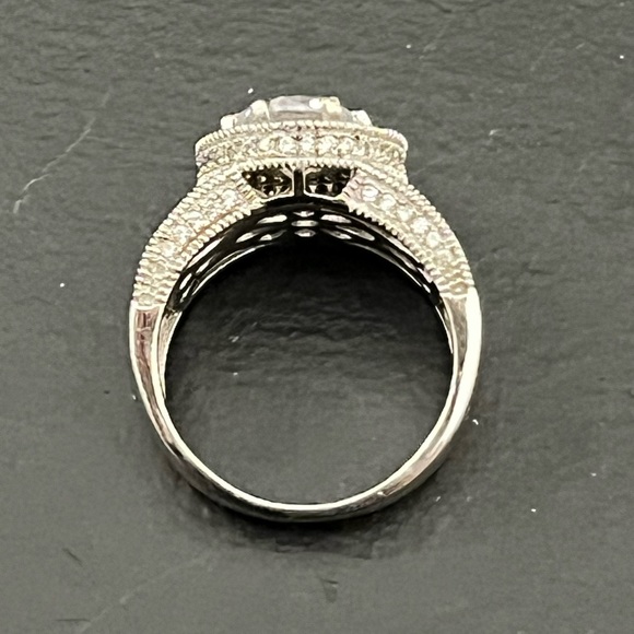 White Cubic Zirconium Sterling silver Ring size 6 - Picture 12 of 15